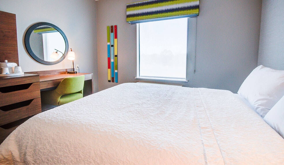 More Photos Of 4617 7th St, Bay City Hotel For Sale