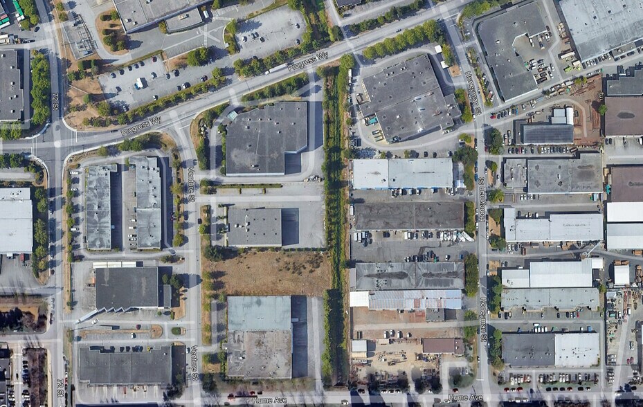 More Photos Of 7157 Honeyman St, Delta Warehouse For Lease