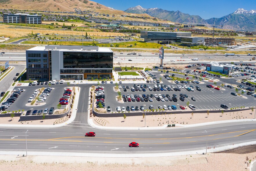 More Photos Of 2901 W Bluegrass Blvd, Lehi Office For Lease