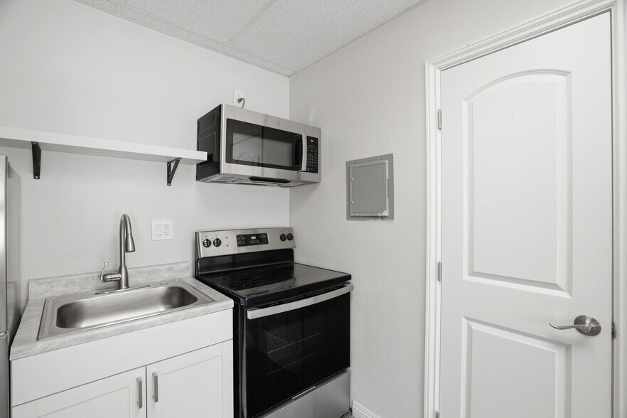 More Photos Of 1131 Luchessi Dr, San Jose Office Residential For Sale