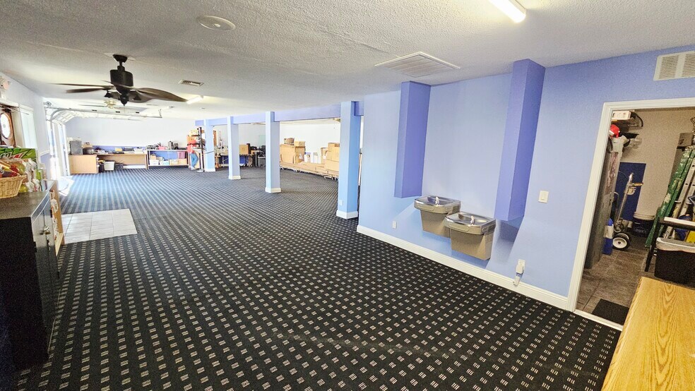 More Photos Of 306-308 Roberts Ln, Bakersfield Storefront Retail Residential For Sale