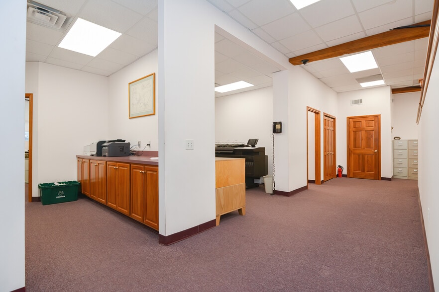 More Photos Of 19 Exchange St, Holliston Office For Lease