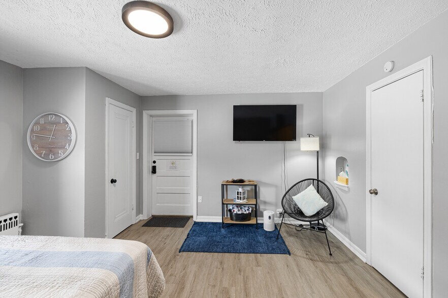 More Photos Of 201 3rd St, Fairport Harbor Hospitality For Sale