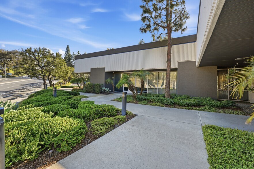 More Photos Of 9170-9190 Camino Santa Fe, San Diego Light Manufacturing For Sale