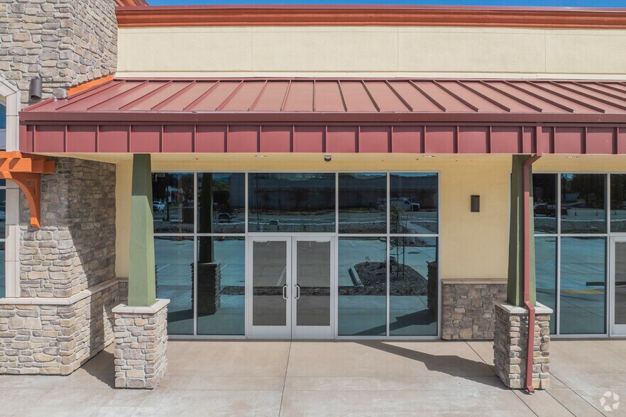 More Photos Of 611 Leisure Town Rd, Vacaville Restaurant For Lease