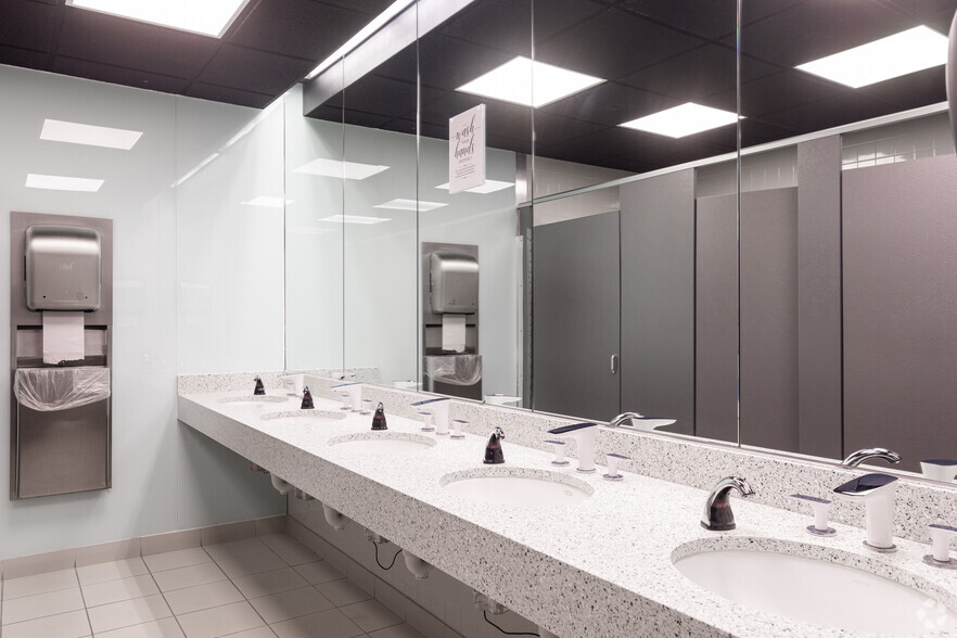 More Photos Of 50 Chestnut Ridge Rd, Montvale Office For Lease