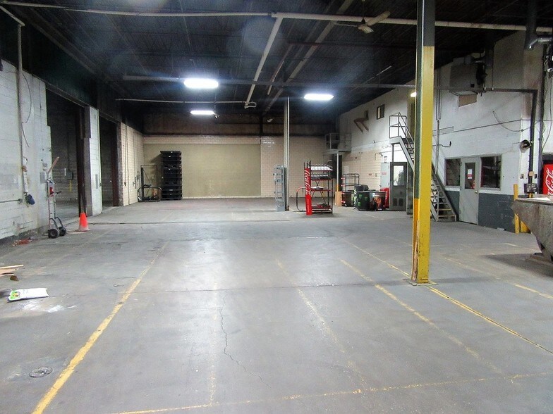 More Photos Of 1608 Dove St, Port Huron Warehouse For Sale