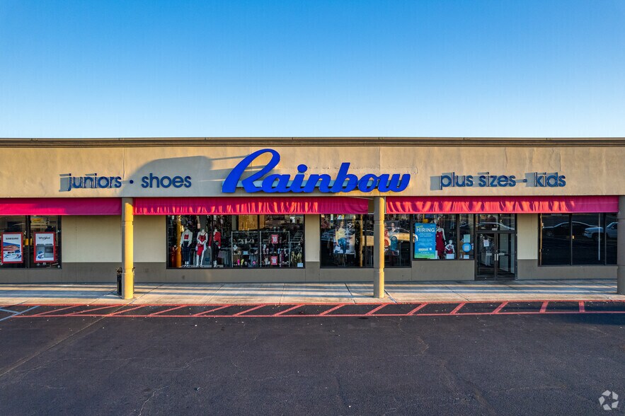 More Photos Of 1900-2020 Louisville Ave, Monroe General Retail For Lease