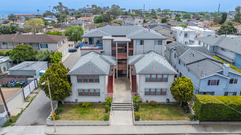 Primary Photo Of 823-831 W 25th St, San Pedro Apartments For Sale