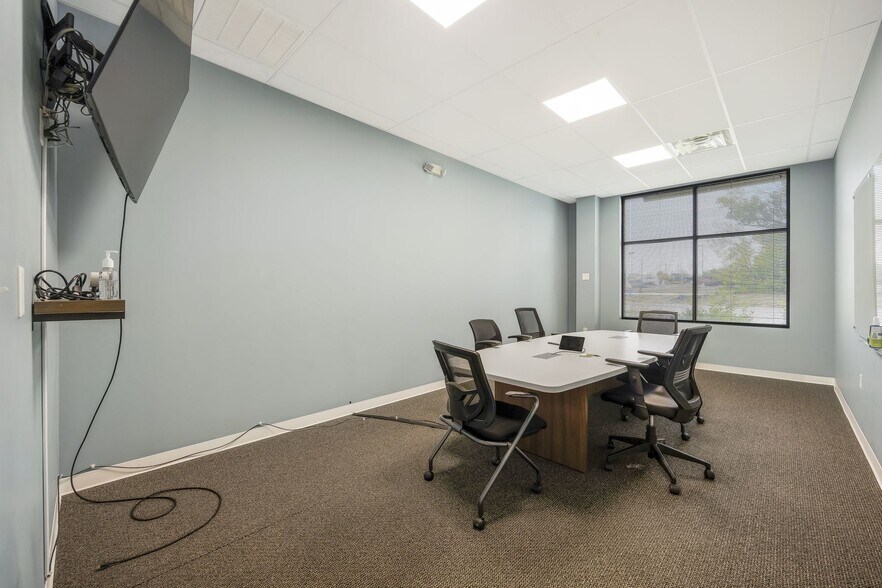 More Photos Of 7308 Shallowford Rd, Chattanooga Storefront Retail Office For Sale