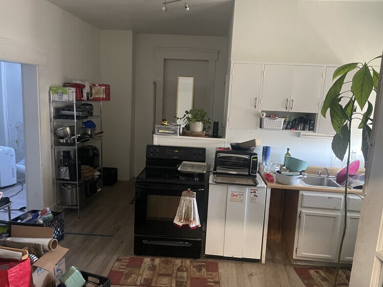 More Photos Of 900 N 2nd St, Saint Charles Storefront Retail Residential For Sale