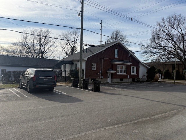 More Photos Of 217 Breckenridge Ln, Louisville Medical For Sale