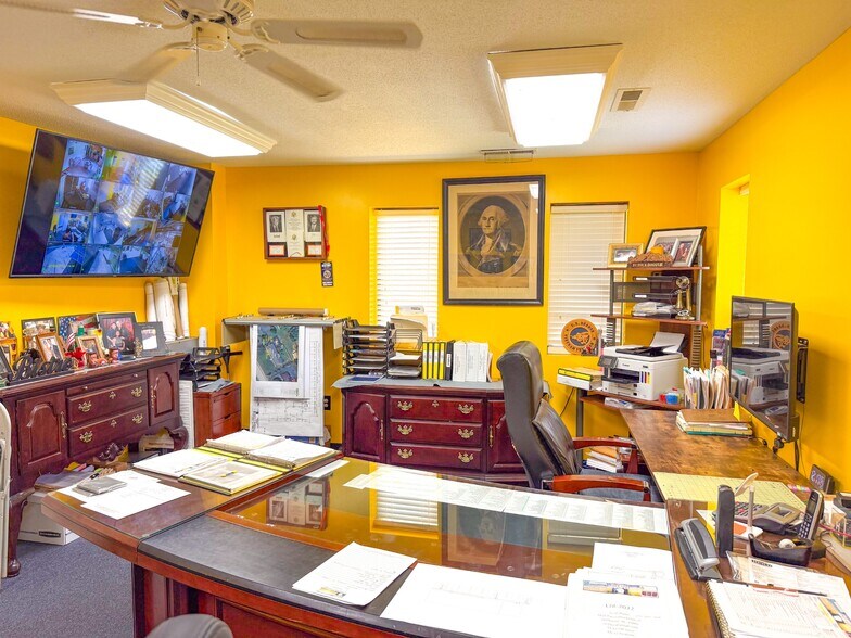 More Photos Of 2335 Columbia Hwy, Pulaski Office For Sale