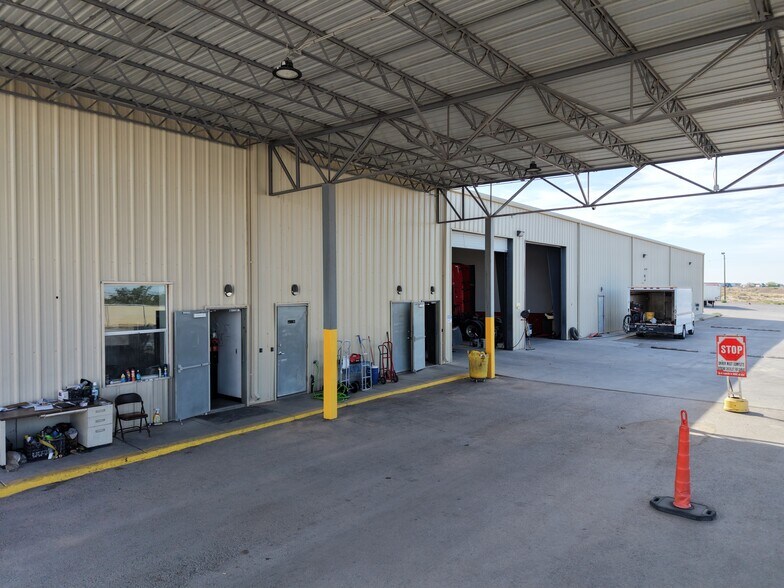 More Photos Of 1120 Horizon Blvd, El Paso Truck Terminal For Sale