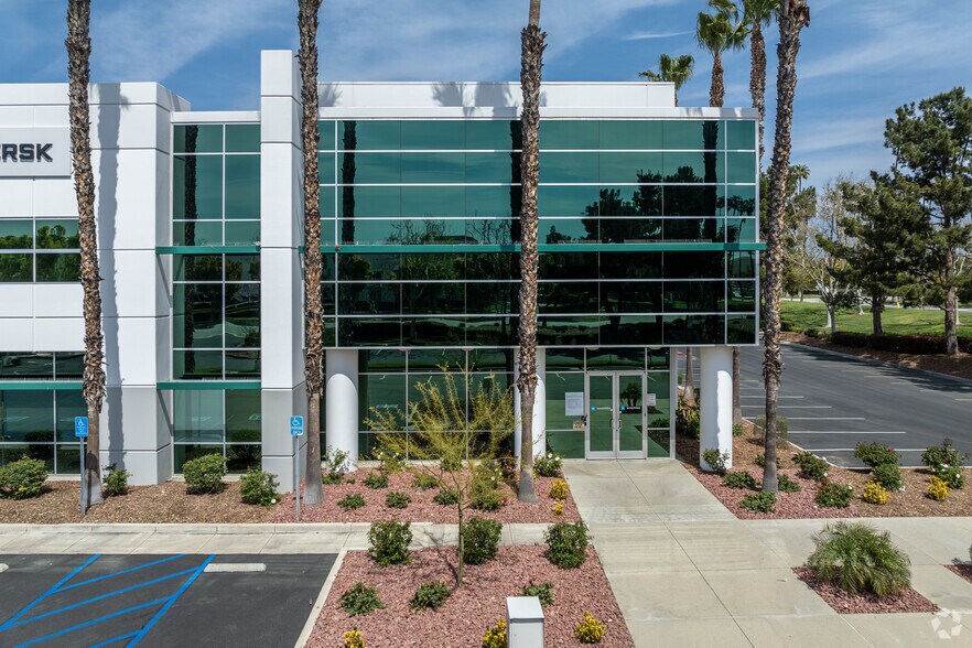 More Photos Of 1901 California St, Redlands Warehouse For Lease
