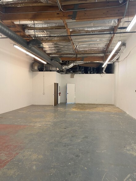 More Photos Of 4564 Los Angeles Ave, Simi Valley Warehouse For Lease