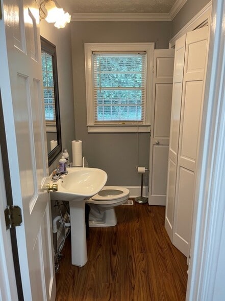 More Photos Of 851 Beaver Ruin Rd NW, Lilburn Office Residential For Sale
