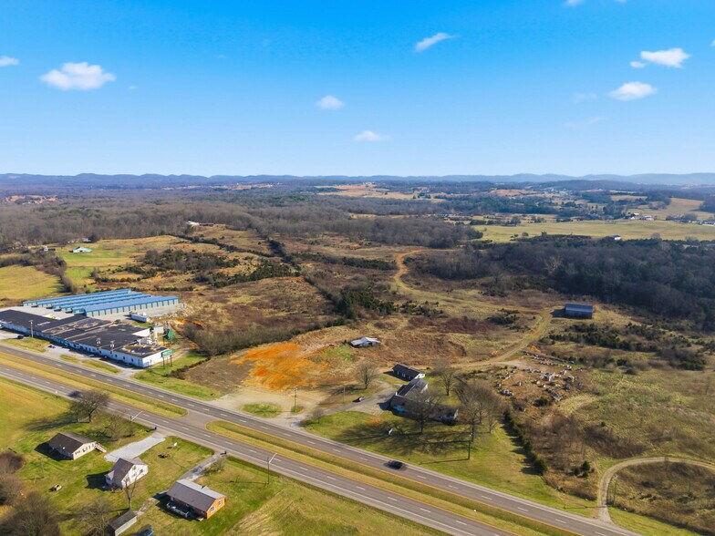 More Photos Of 803 E Broadway Blvd, Jefferson City Warehouse For Sale
