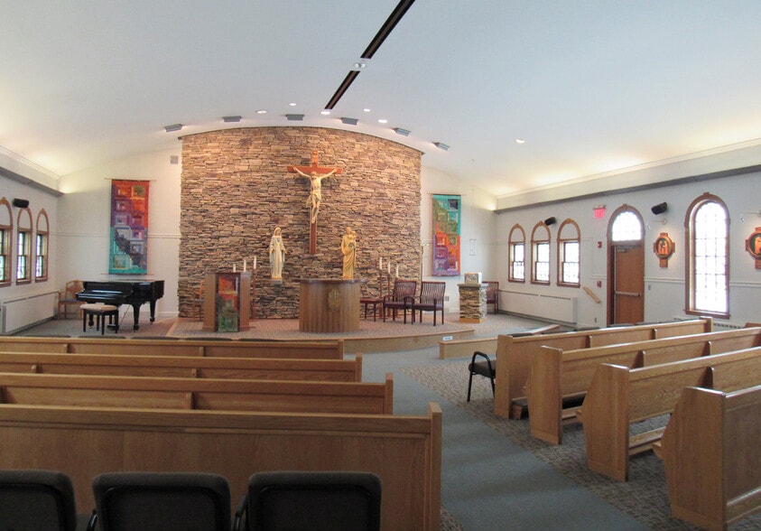 More Photos Of 29 Colton St, Farmington Religious Facility For Sale