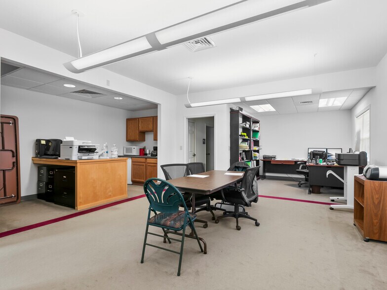 More Photos Of 1070 Tunnel Rd, Asheville Office For Sale