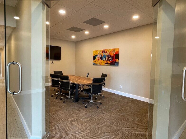 More Photos Of 5666 Seminole Blvd, Seminole Office For Sale