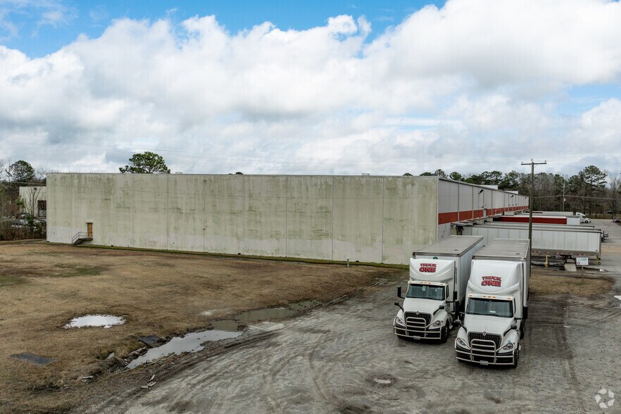 More Photos Of 3100 Elmhurst Ln, Portsmouth Distribution For Lease