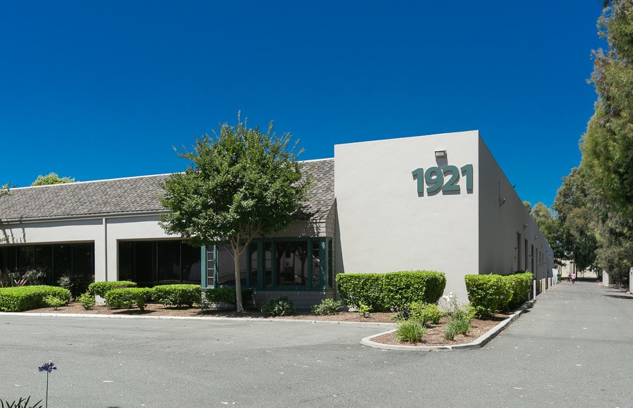 More Photos Of 1921 Carnegie Ave, Santa Ana Industrial For Sale