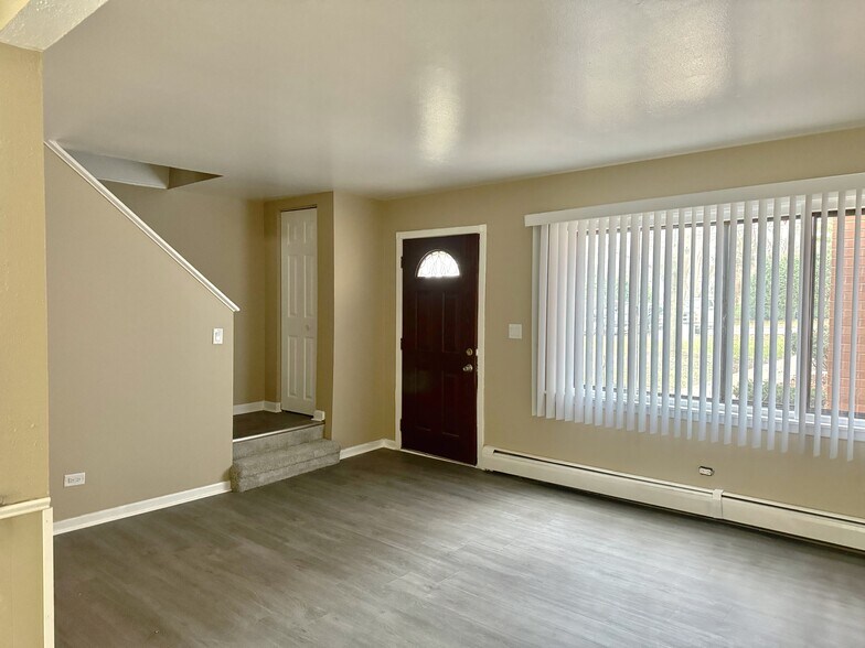 More Photos Of 310 Duane St, Glen Ellyn Apartments For Sale