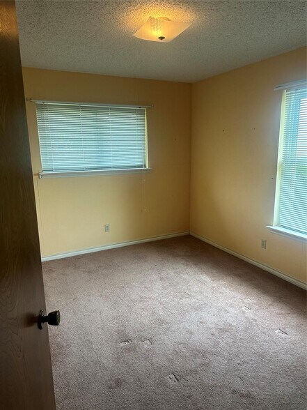 More Photos Of 12869 FM 1385, Pilot Point Flex For Lease