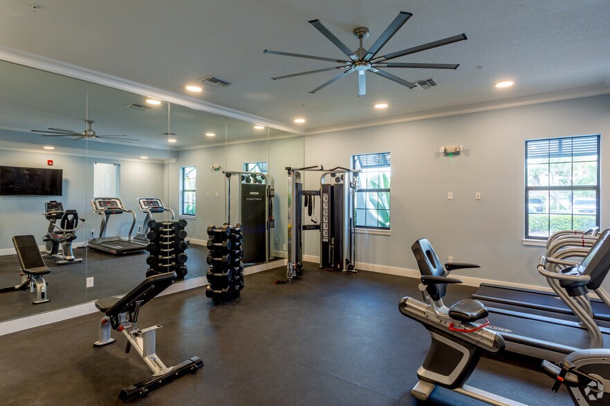 More Photos Of 201 SW Joan Jefferson Way, Stuart Apartments For Sale