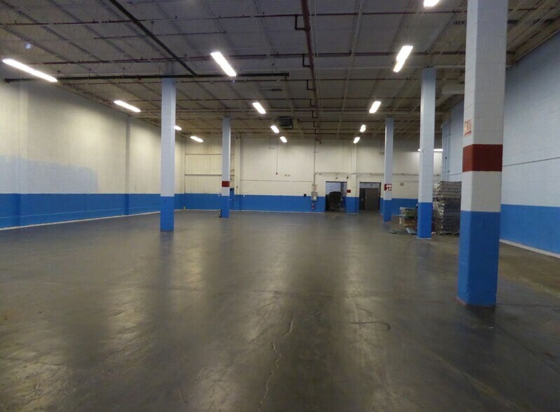 More Photos Of 152 Broadway, Haverstraw Warehouse For Lease