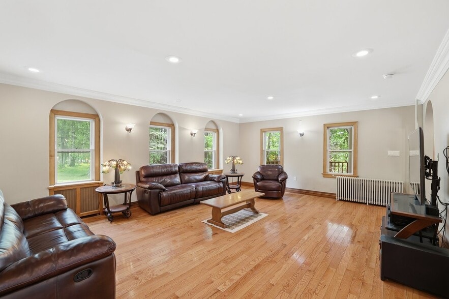 More Photos Of 1015 PA-390, Greentown Specialty For Sale
