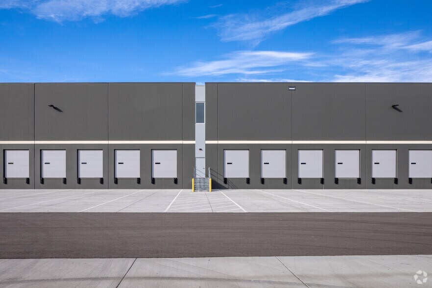 More Photos Of 7955 S Potomac St, Englewood Unknown For Lease