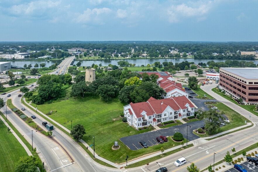 More Photos Of 1035 Pleasant St, Beloit Apartments For Lease
