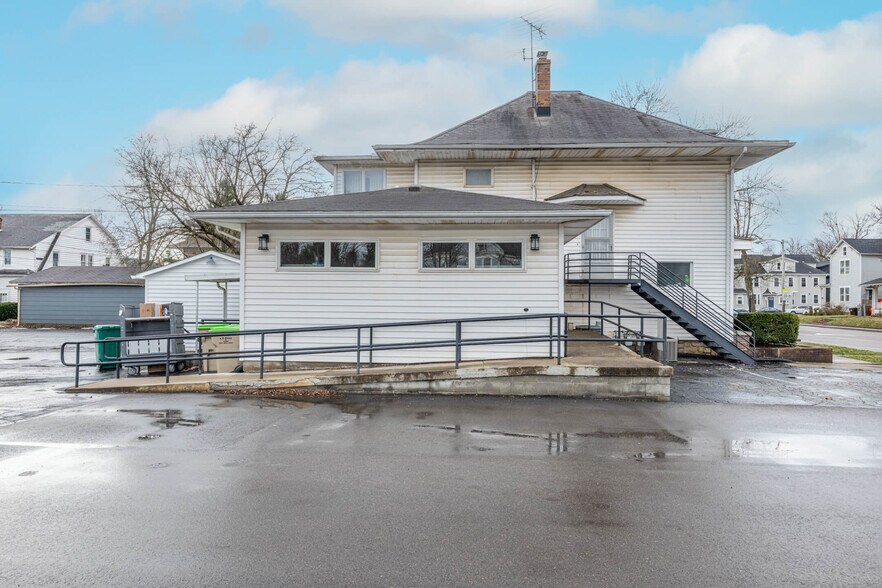 More Photos Of 227 E Cecil St, Springfield Restaurant For Sale