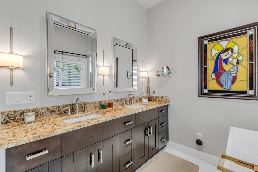 More Photos Of 136 Julia St, New Smyrna Beach Flex For Sale