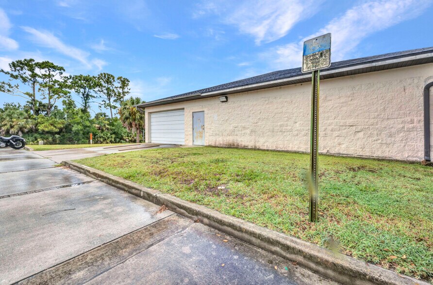 More Photos Of 983 Tamiami Trl, Port Charlotte Office For Lease