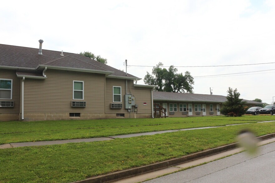 More Photos Of 1708 S Main St, South Jacksonville Apartments For Sale