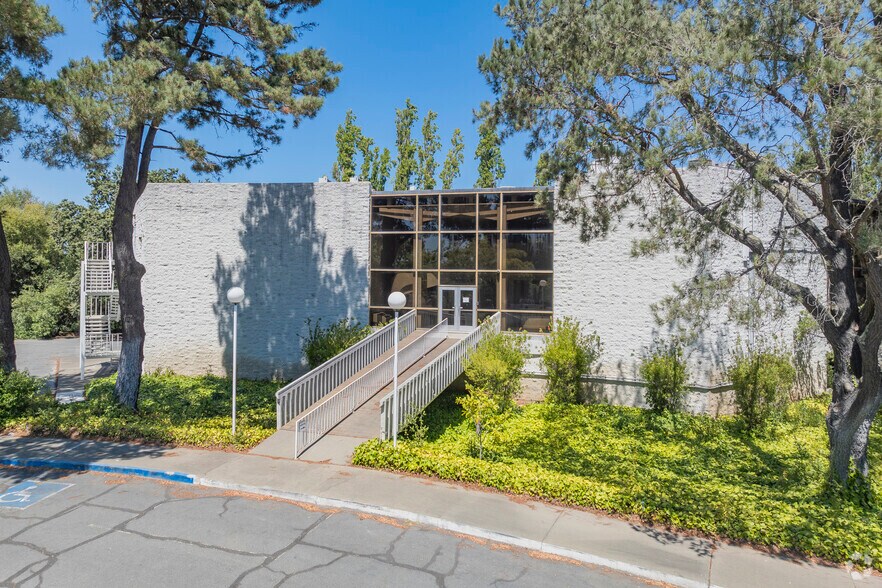 More Photos Of 2301 Napa Vallejo Hwy, Napa Land For Lease