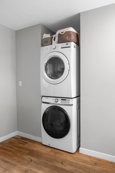 More Photos Of 4924-4926 Iroquois Ave, San Diego Specialty For Sale