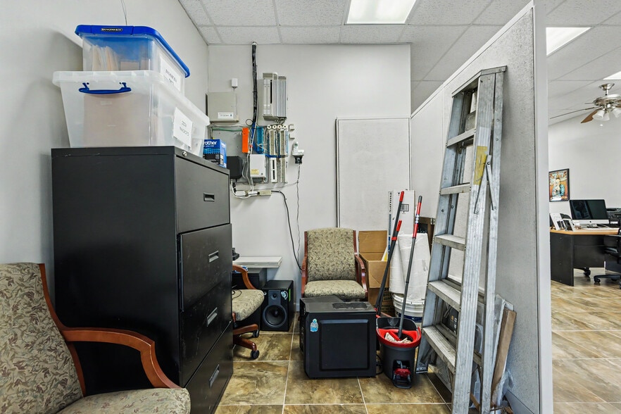 More Photos Of 10600 Griffin Rd, Cooper City Office For Lease