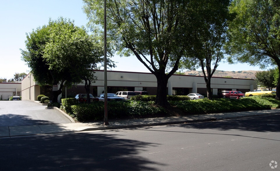 More Photos Of 134-148 Martinvale Ln, San Jose Light Manufacturing For Lease