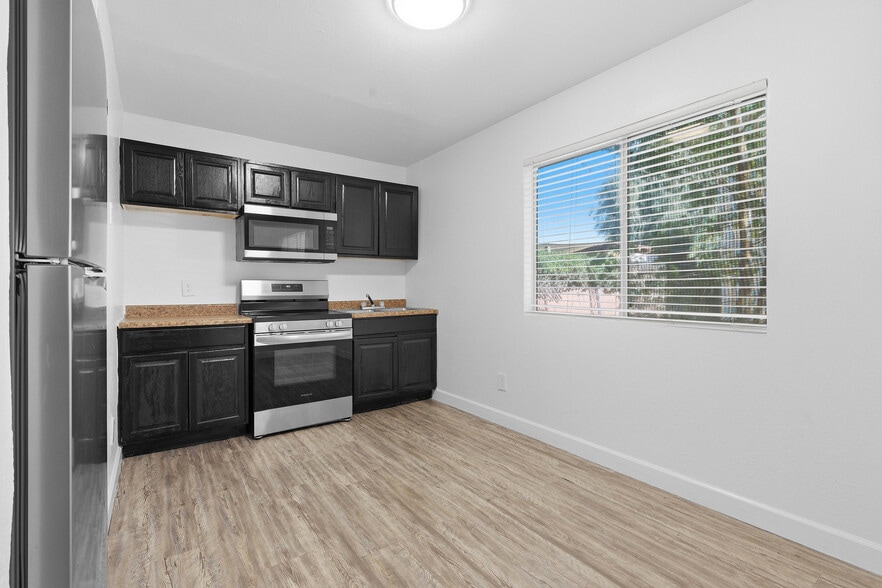 More Photos Of 1018 N 22nd Pl, Phoenix Multifamily For Sale