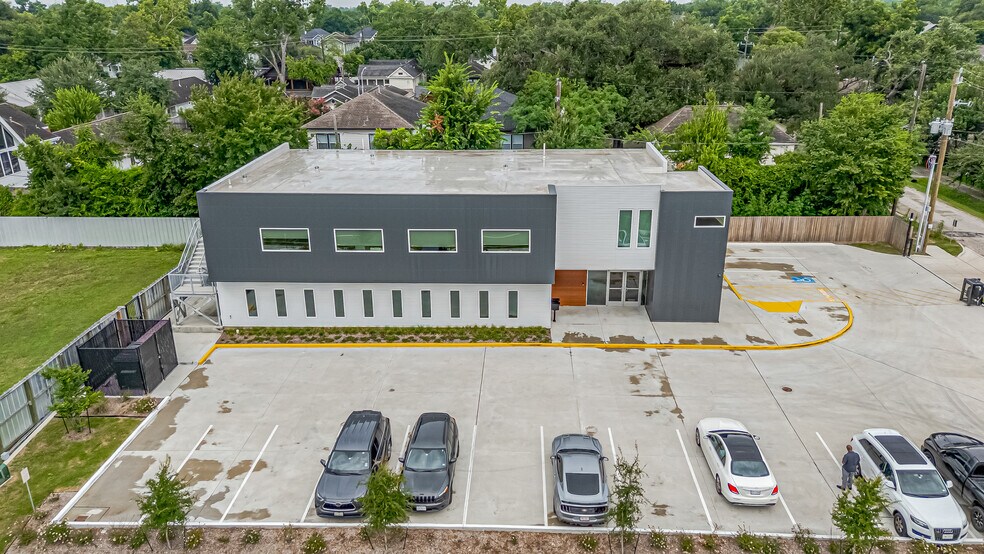 Primary Photo Of 2535 North Fwy, Houston Office For Lease
