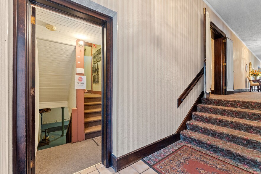 More Photos Of 150 Main St, Johnson City Medical For Sale