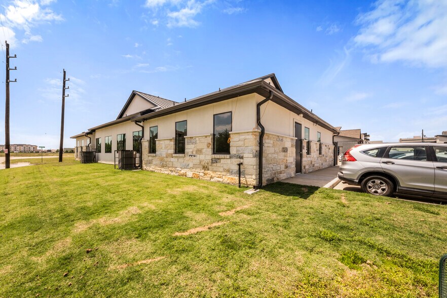 More Photos Of 213 Bella Katy Dr, Katy Medical For Lease