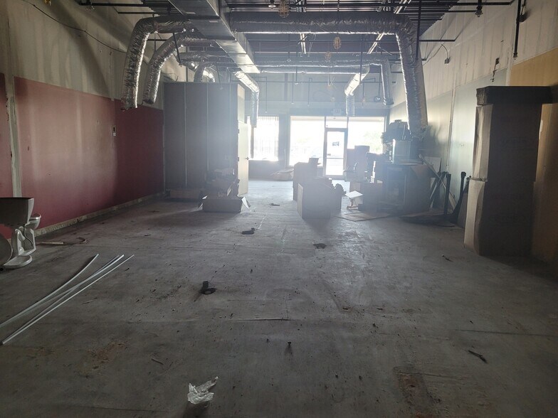 More Photos Of 1355-1369 Georgesville Rd, Columbus General Retail For Lease