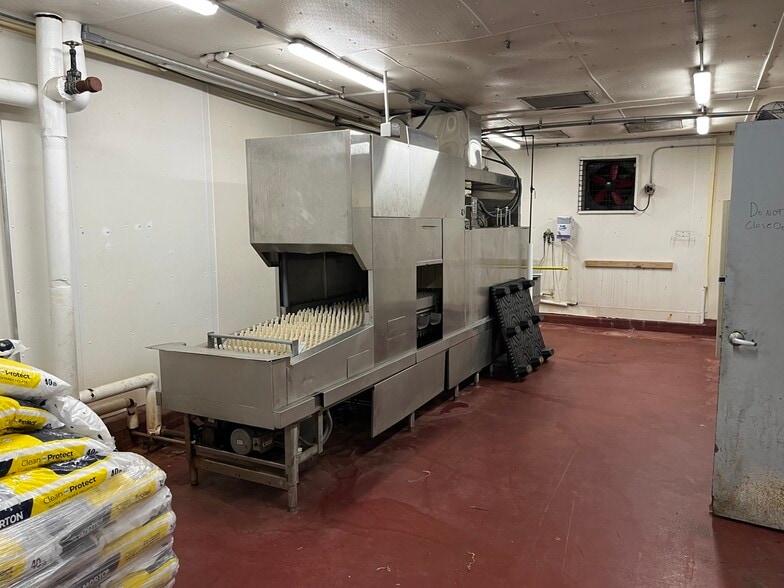 More Photos Of 30 Illinois Ave, Cincinnati Warehouse For Sale