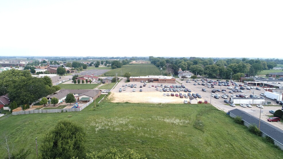 More Photos Of 931 13th Ave N, Clinton Storefront Retail Office For Lease