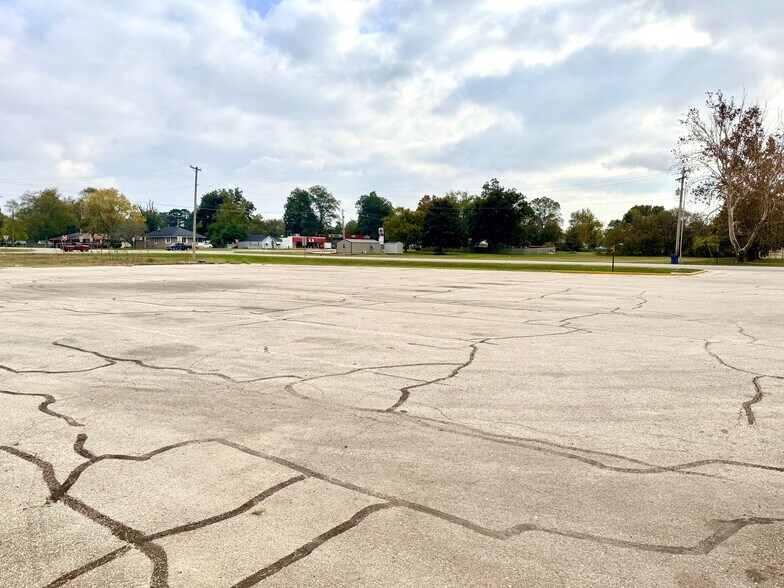 More Photos Of 104 W State Highway 162, Clarkton Supermarket For Sale
